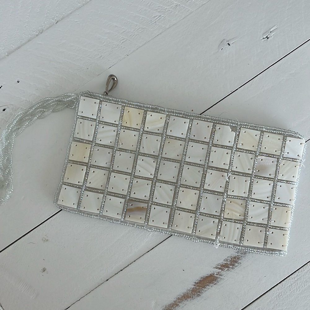 Shell clutch bag
